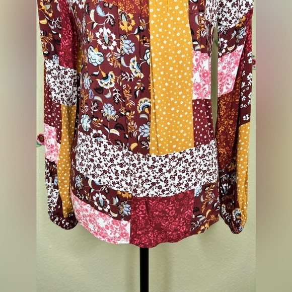 Savanna Jane Multicolor Patchwork Design Embroidered Blouse Size Small - Picture 11 of 12